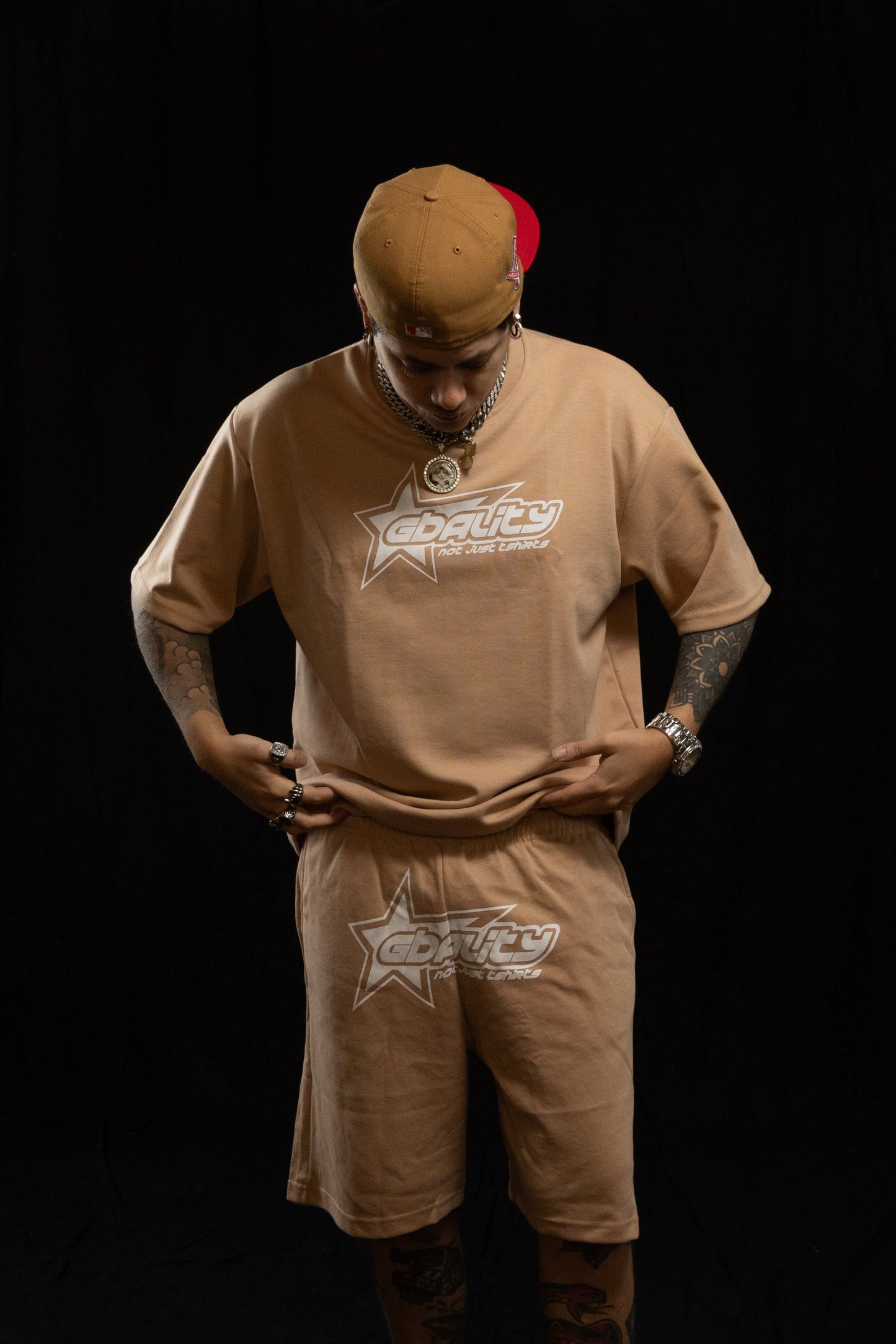 SET BASIC GB BEIGE PANTALON O CAMISETA
